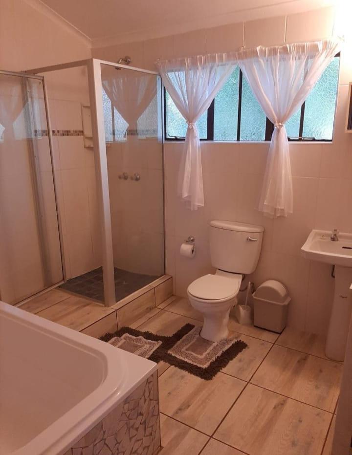 Gallery Inn Bela-Bela Esterno foto